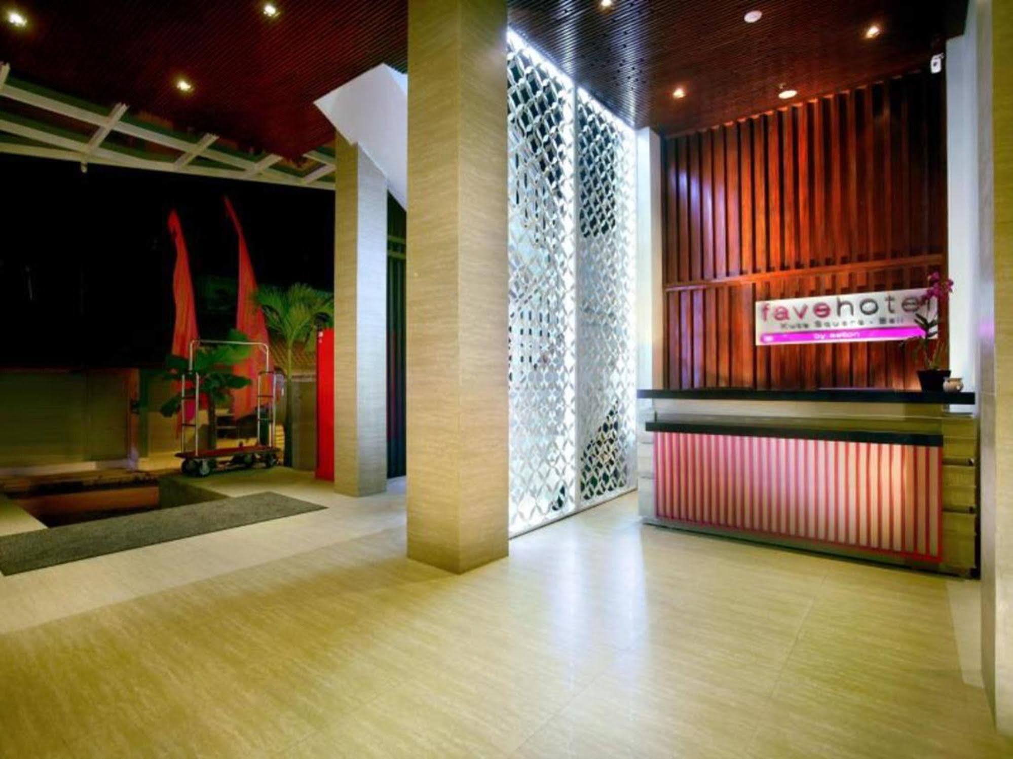 Favehotel Kuta Square Luaran gambar